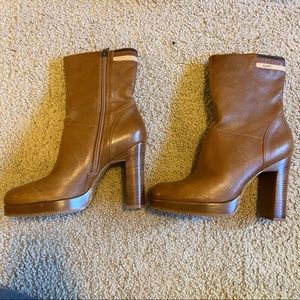 tommy hilfiger brown leather booties